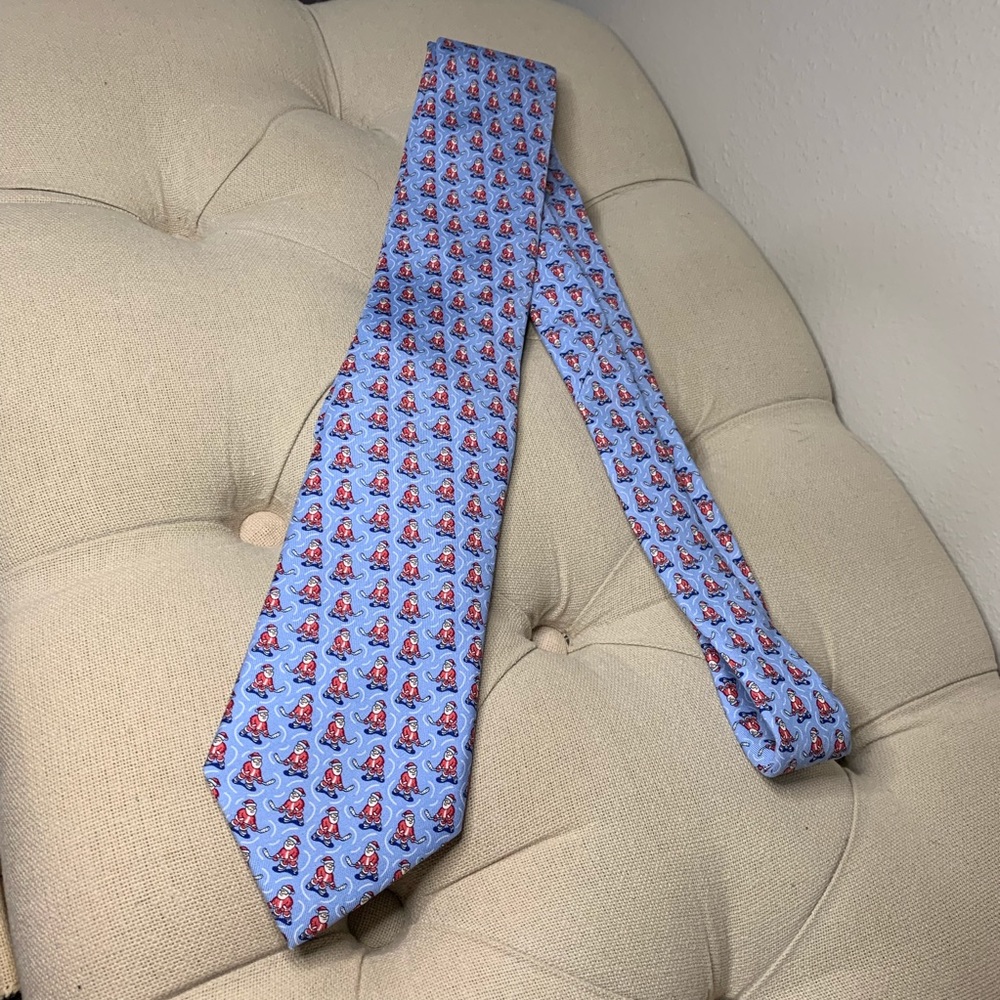 Vineyard Vines Tie Hockey Santa Print